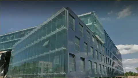 Вид на здание, где расположился головной офис обменного пункта BTC Bit